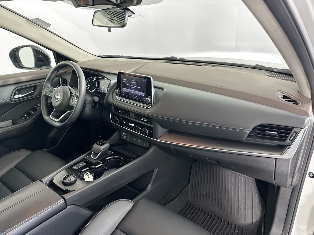 Used 2023 White Nissan SV image 28
