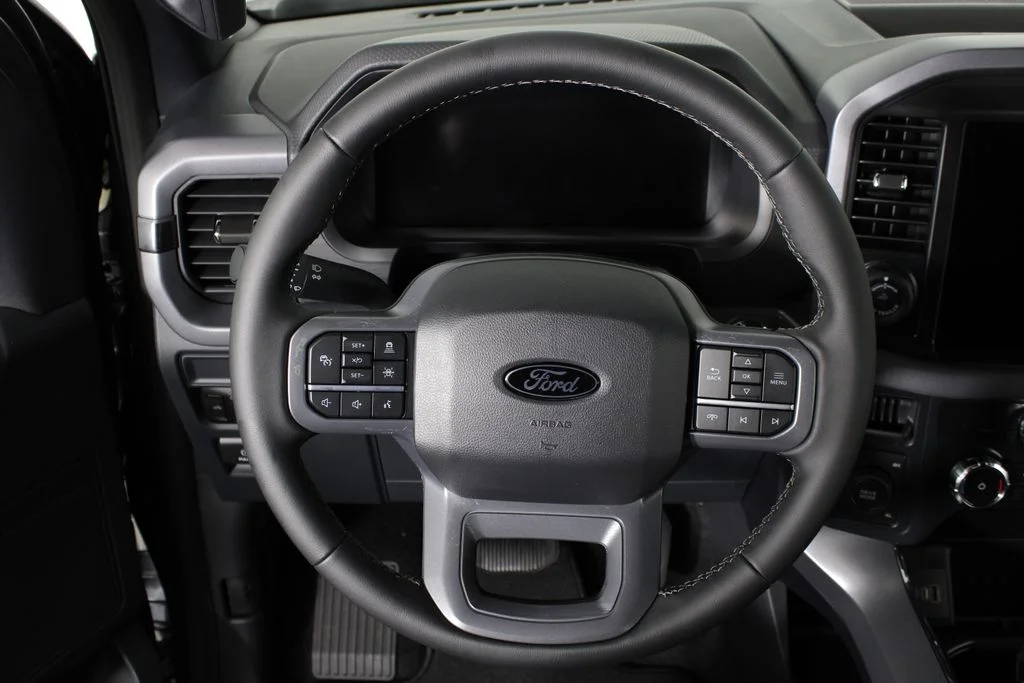 New 2026 Carbonized Gray Metallic Ford XLT image 21