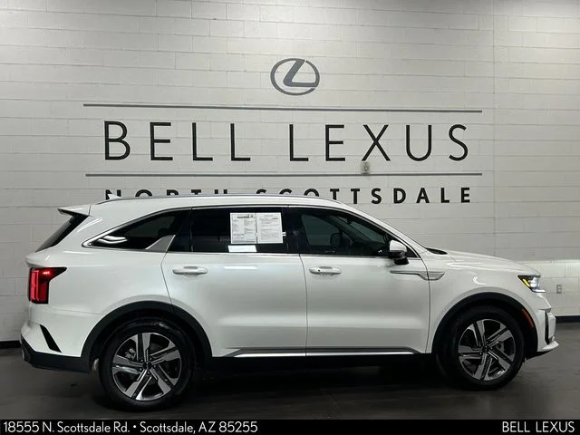 Used 2023 White Kia SX Prestige image 3