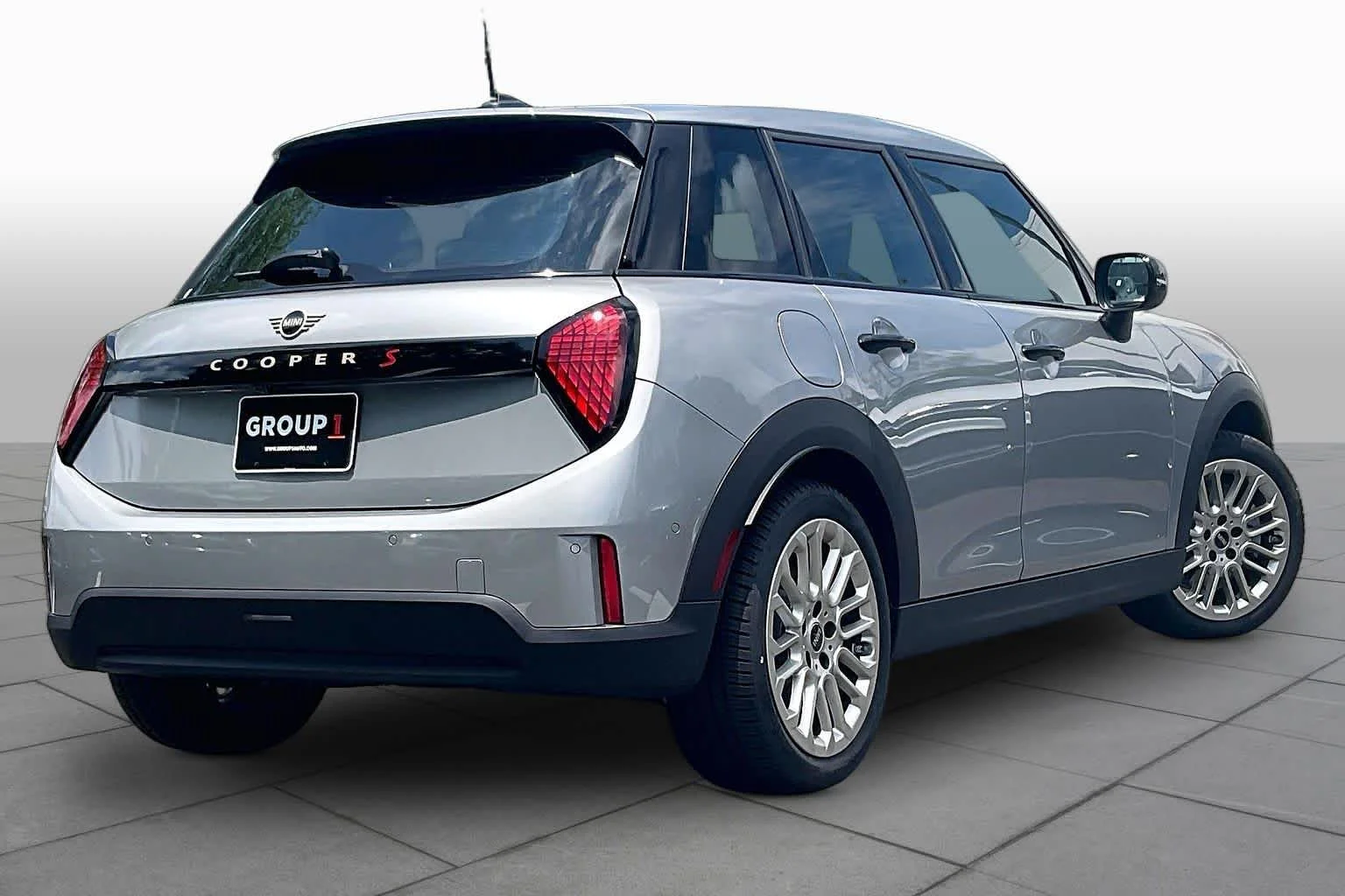 2025 MINI Hardtop 4 Door S - Photo 11