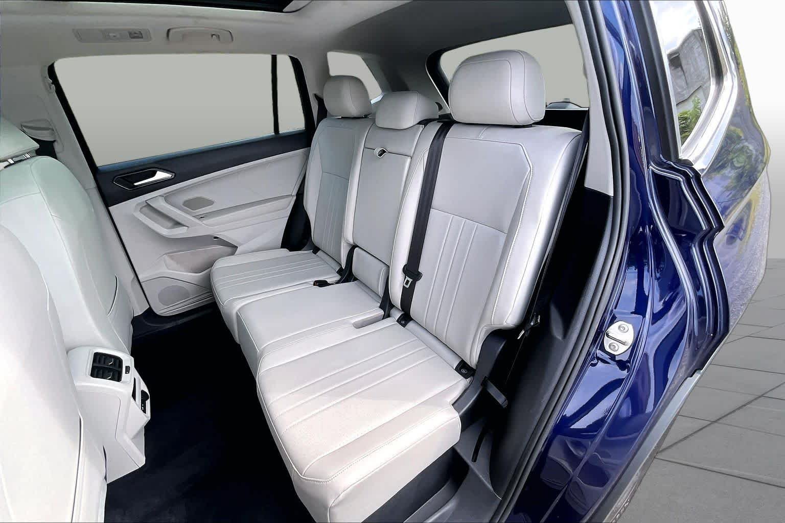 Used 2022 Atlantic Blue Metallic Volkswagen SE image 20