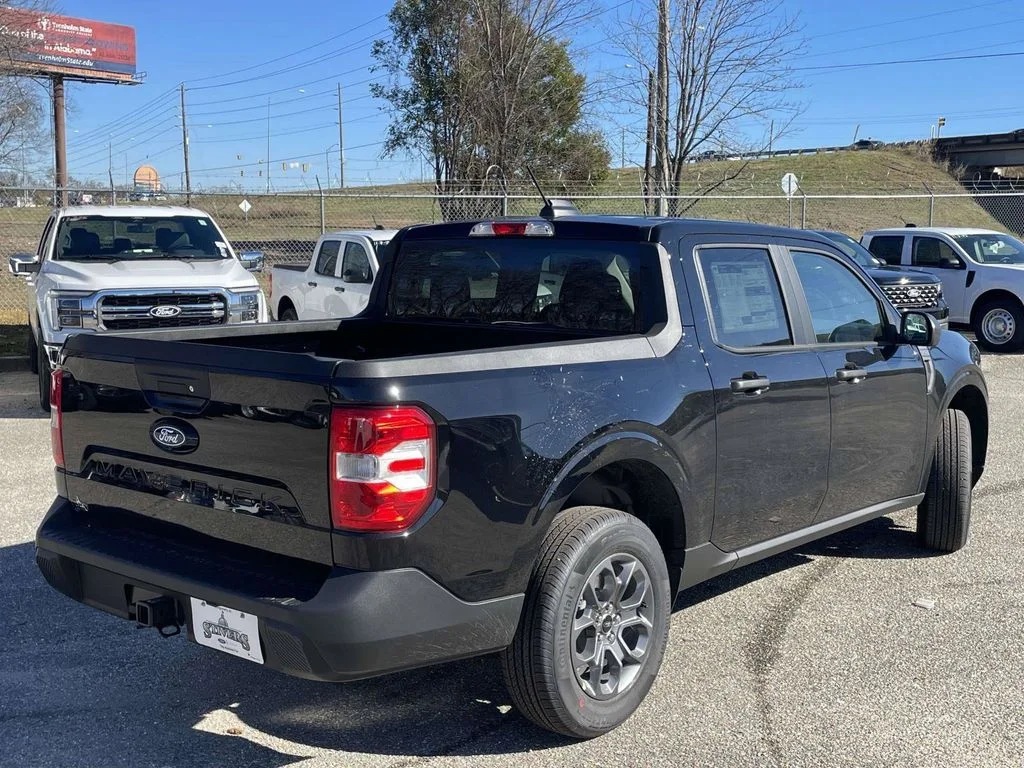 New 2026 Black Ford XLT image 3