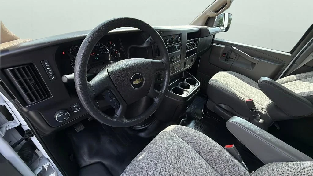 Used 2023 Summit White Chevrolet 1LS image 18