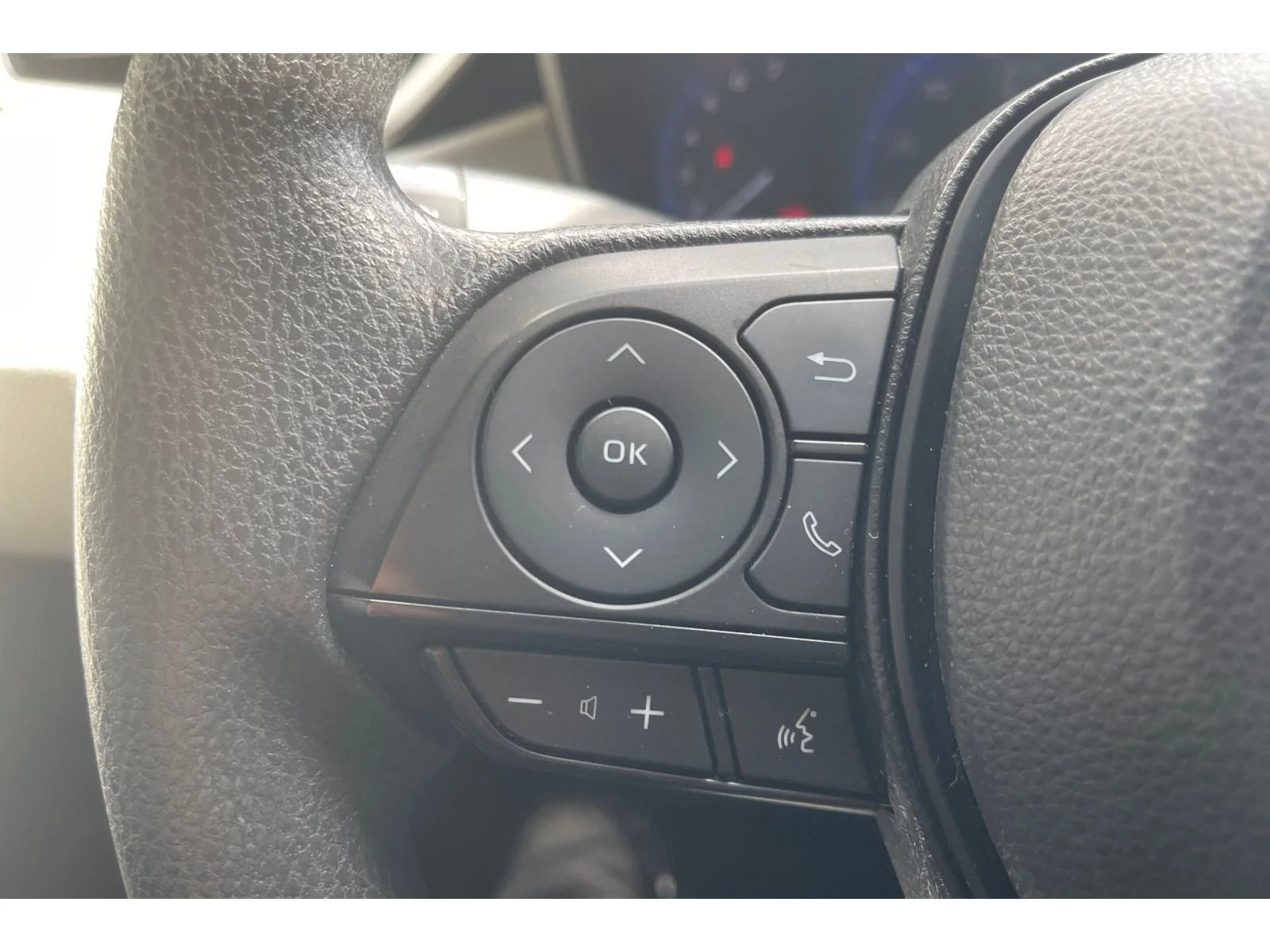 Used 2022 WHITE Toyota Hybrid LE image 32