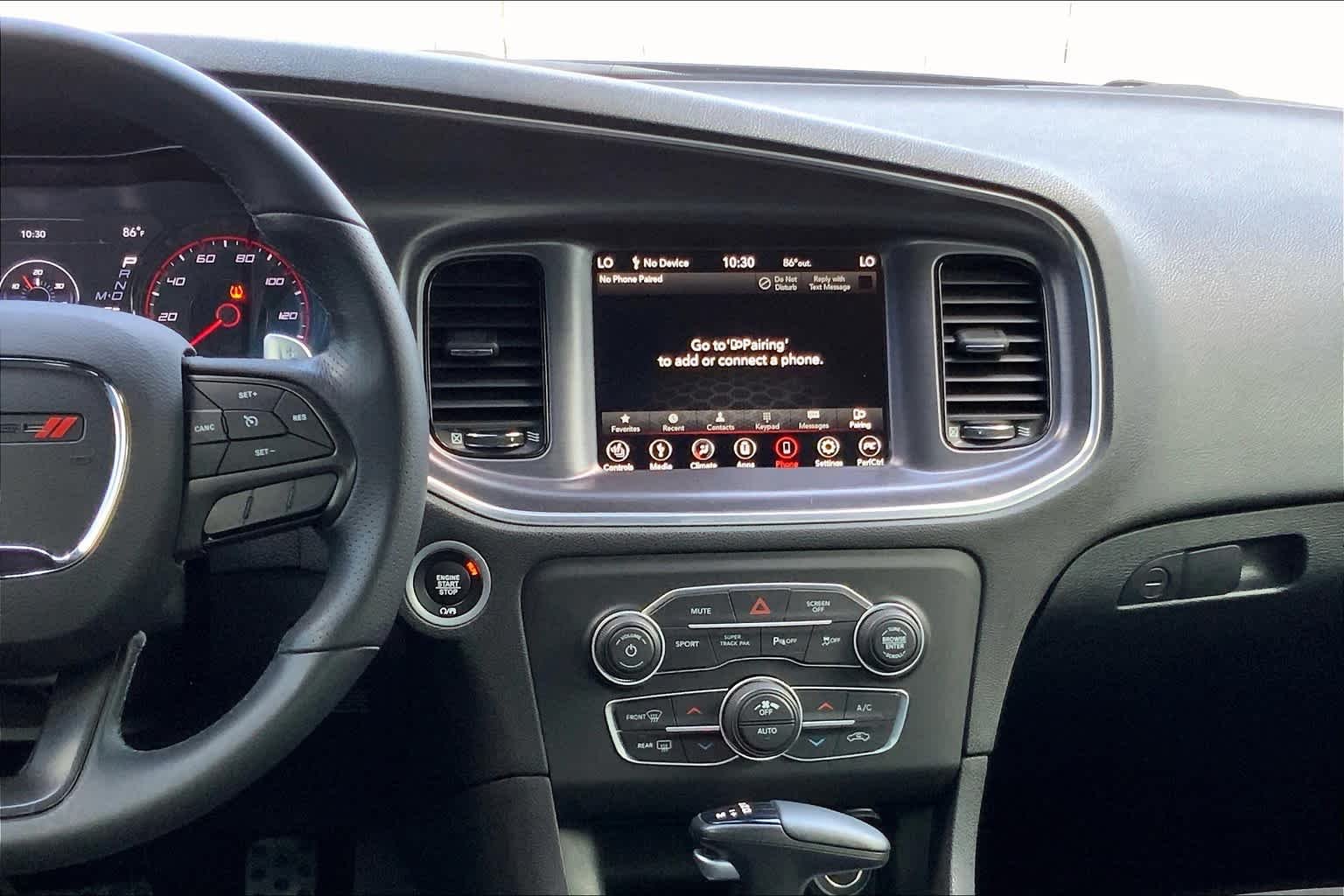 Used 2018 Pitch Black Clearcoat Dodge SXT Plus image 6