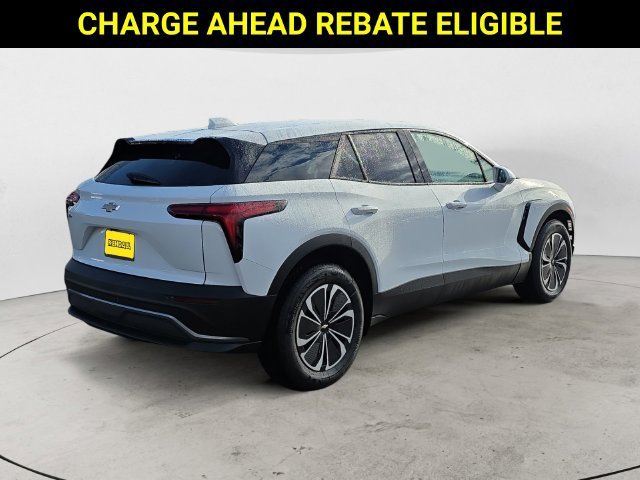 New 2026 Summit White Chevrolet LT image 5