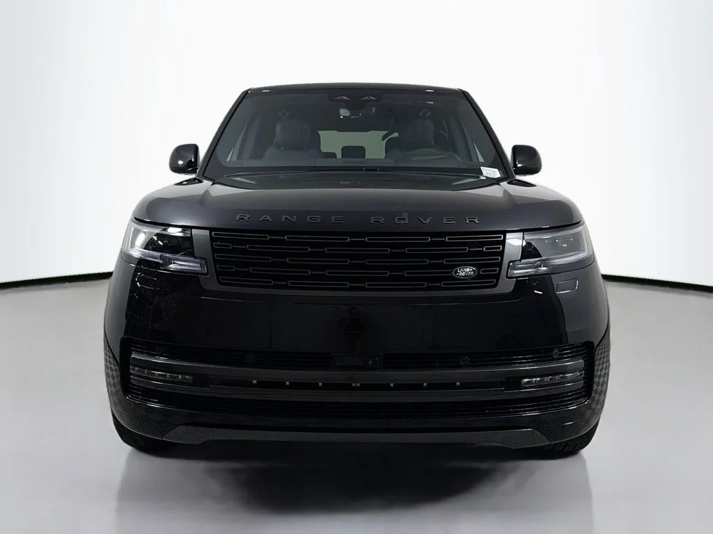 New 2026 Santorini Black Metallic Land Rover SE image 2