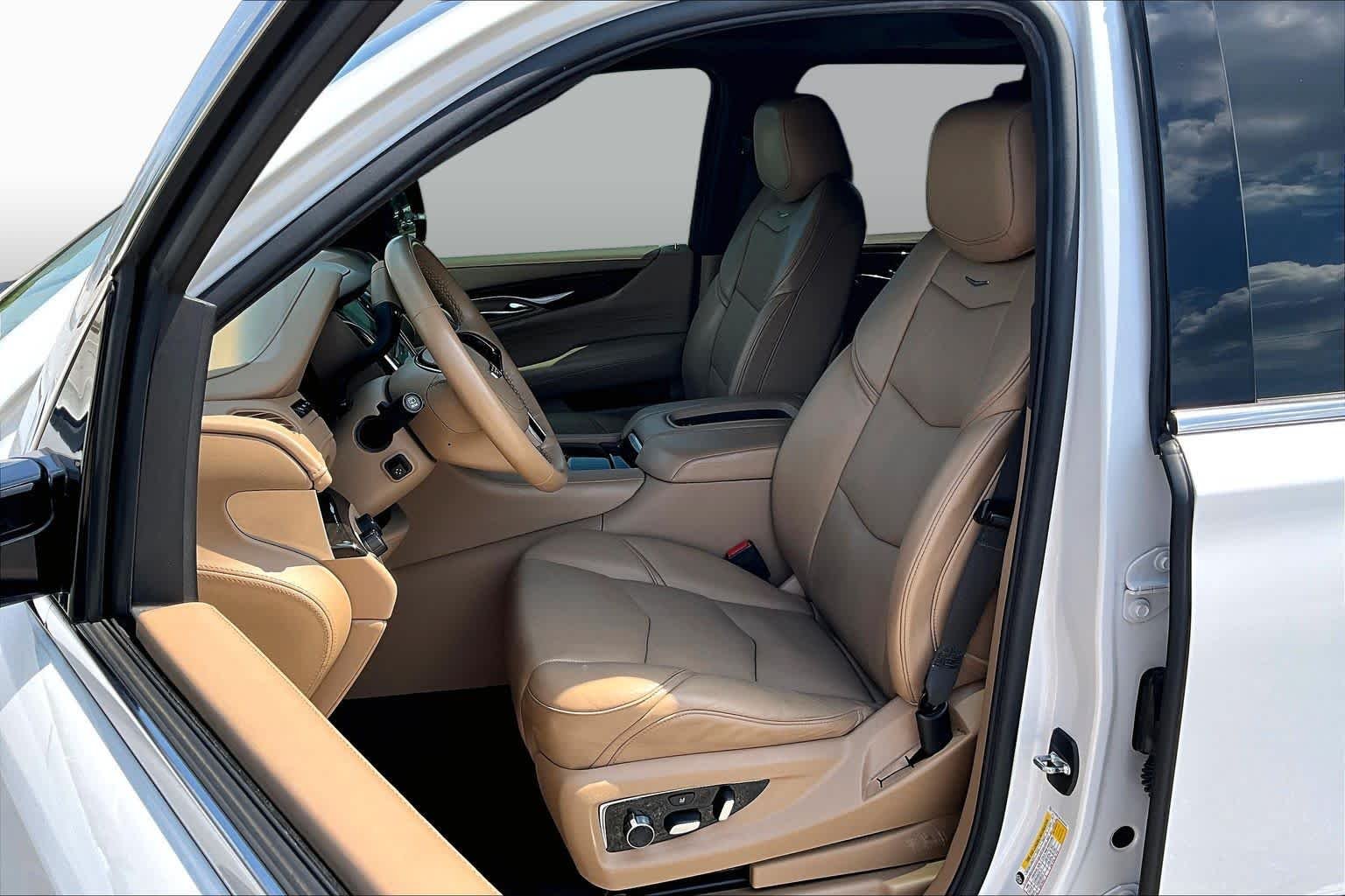 Used 2020 Crystal White Tricoat Cadillac Platinum image 8