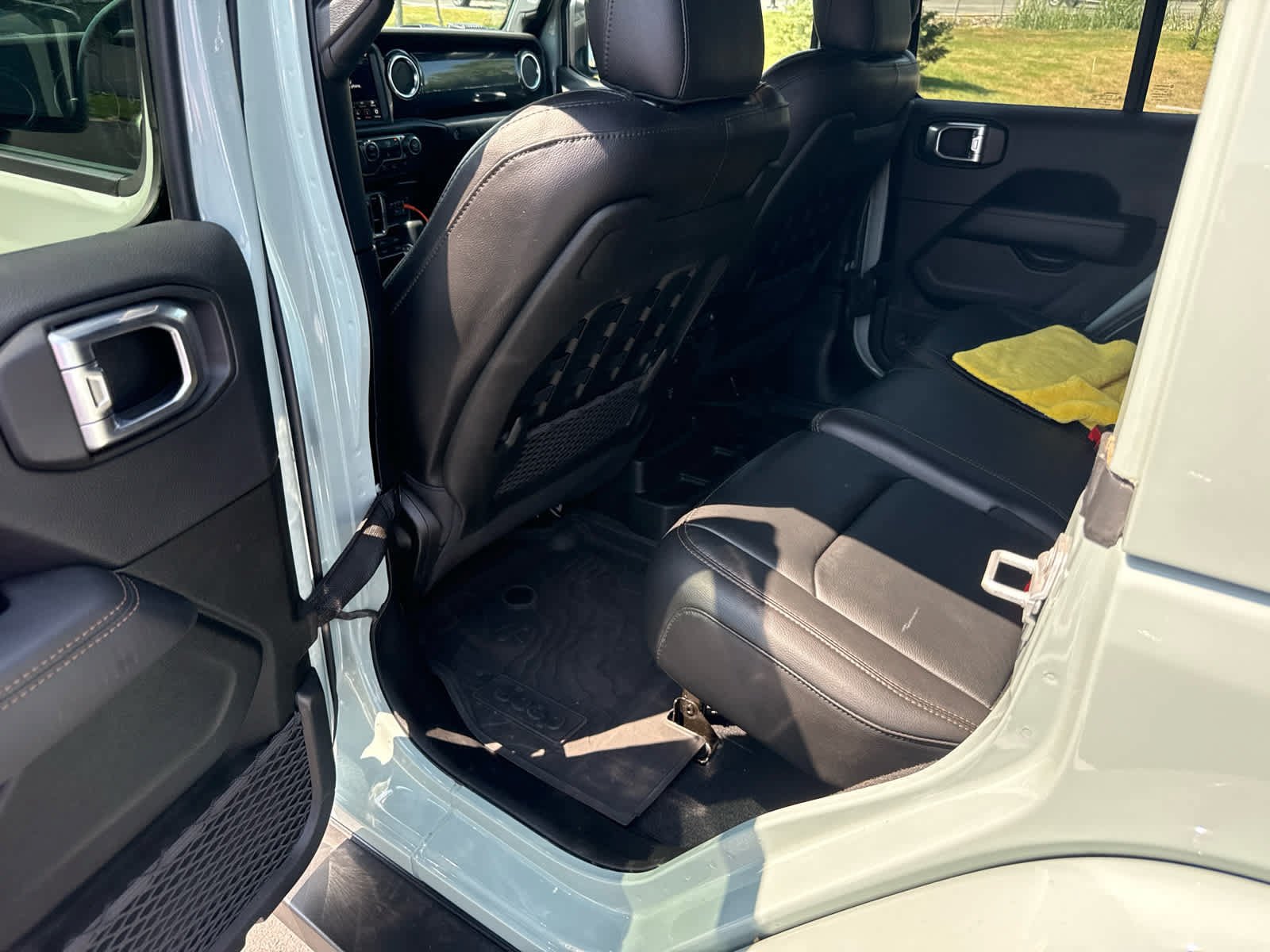Used 2023 Earl Clearcoat Jeep Rubicon 392 image 22