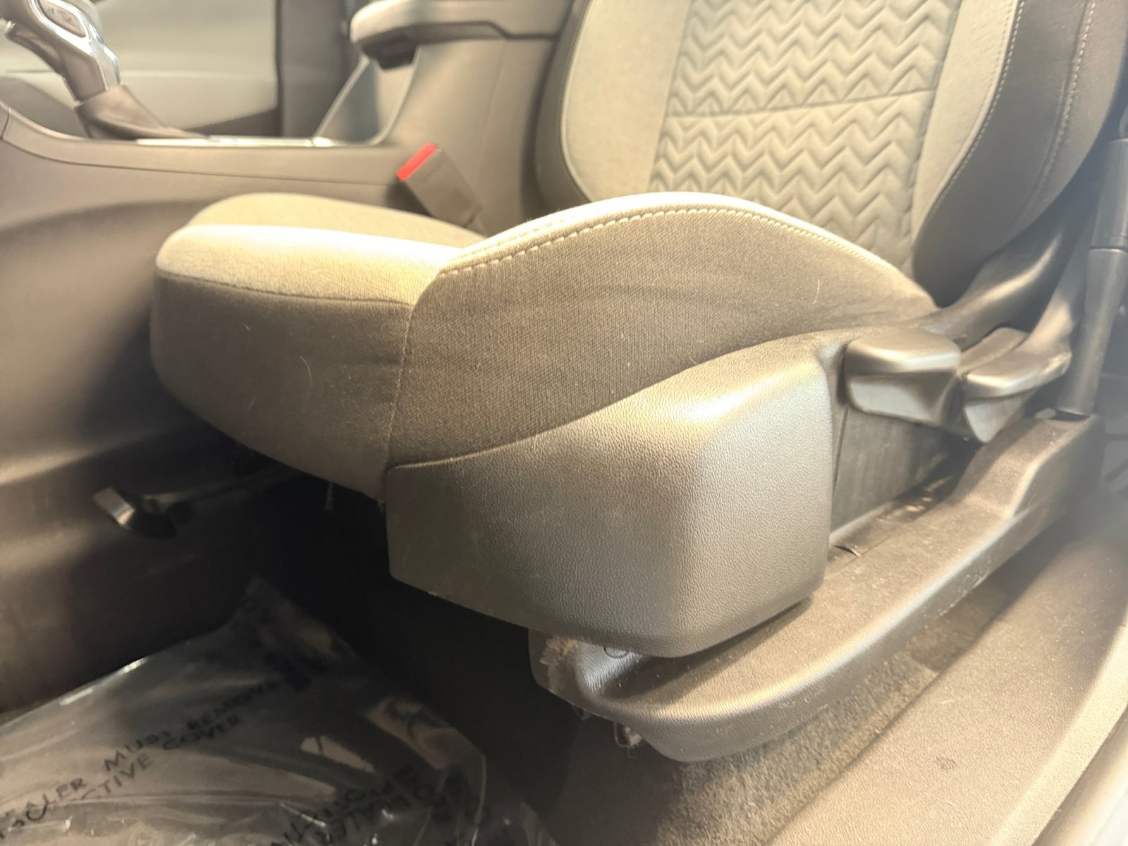 Used 2022 Silver Ice Metallic Chevrolet LS image 9