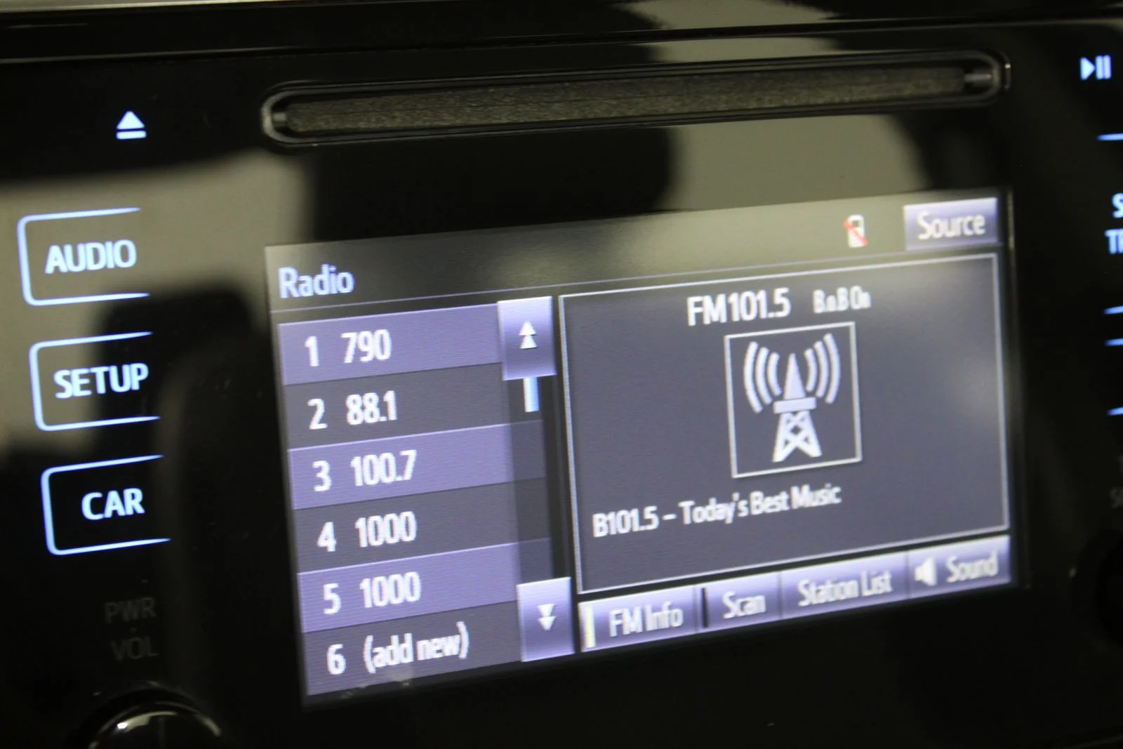 Used 2017 Gray Toyota LE image 18