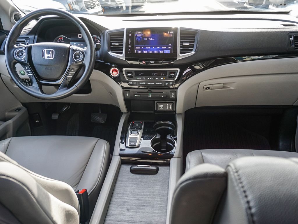 Used 2017 Blue Honda Touring image 15