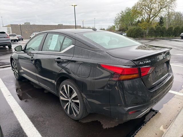 Used 2019 Nissan Altima SR with VIN 1N4BL4CW3KN318584 for sale in Middleburg Heights, OH