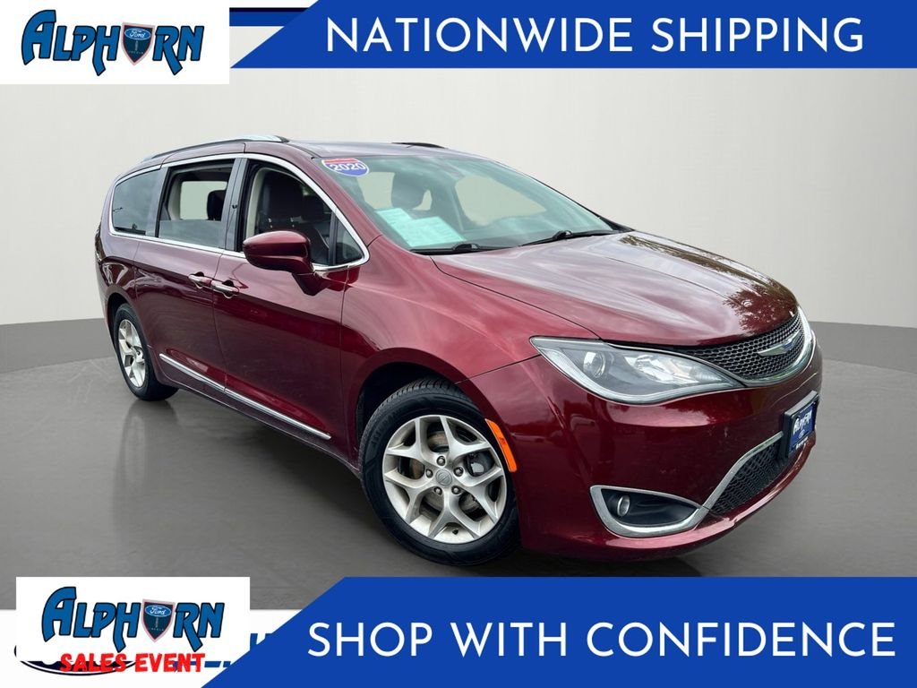 2020 Chrysler Pacifica Touring L's photo
