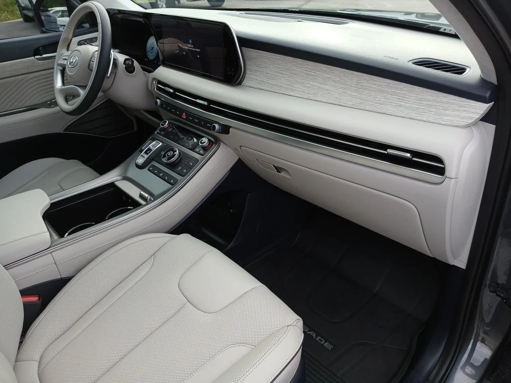 Used 2025 Gray Hyundai Calligraphy image 30