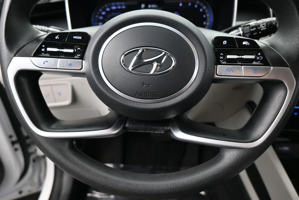 Used 2024 White Pearl Hyundai SEL image 28