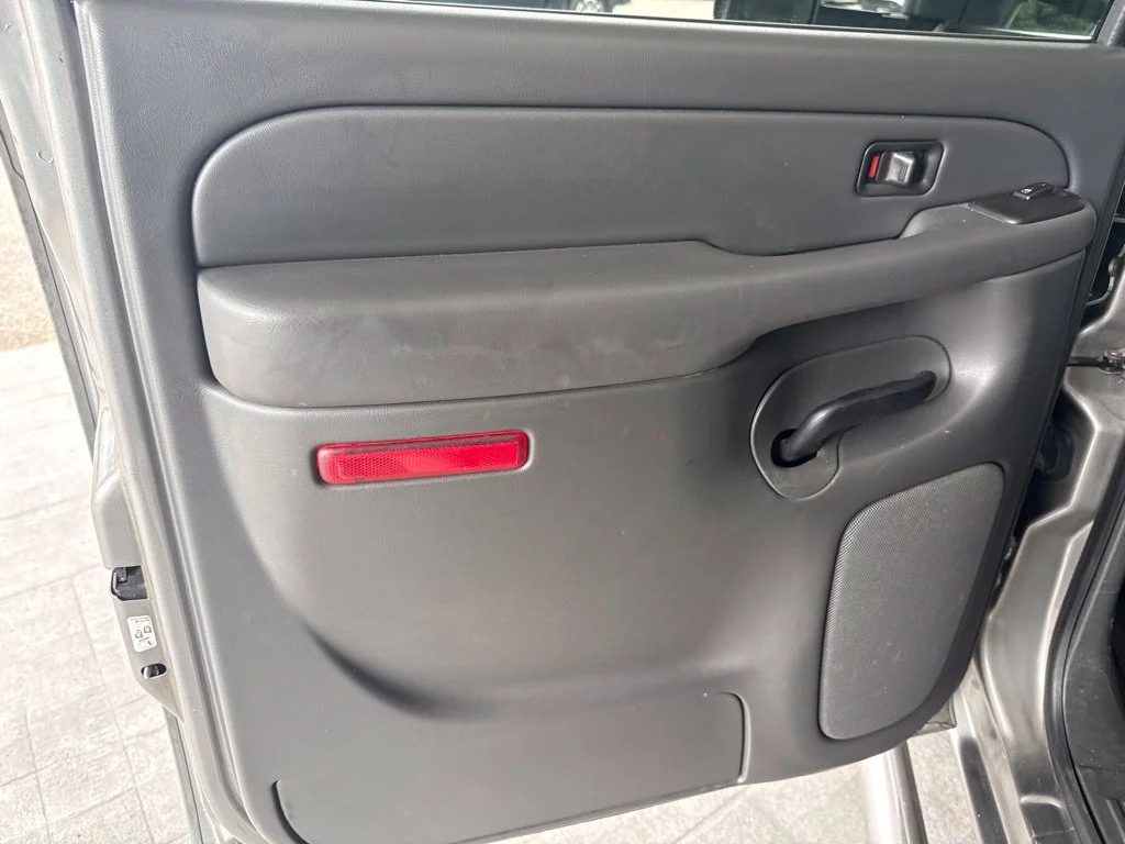 Used 2007 Graystone Metallic Chevrolet LT image 31