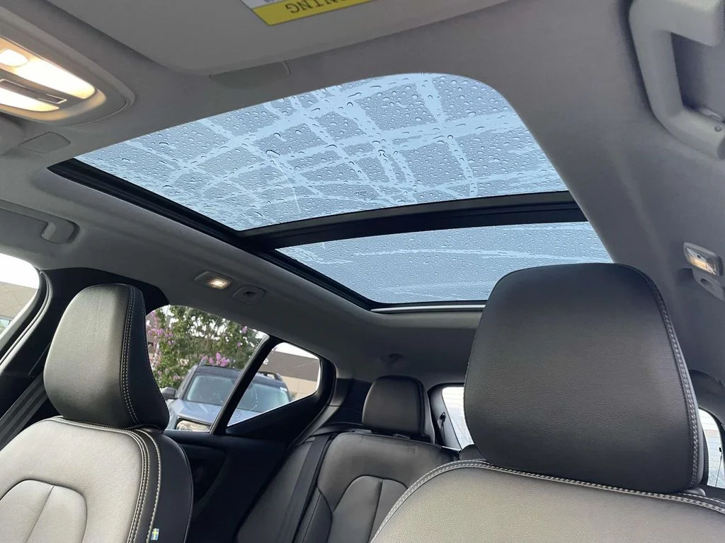 2025 Volvo XC40 Core - Photo 9