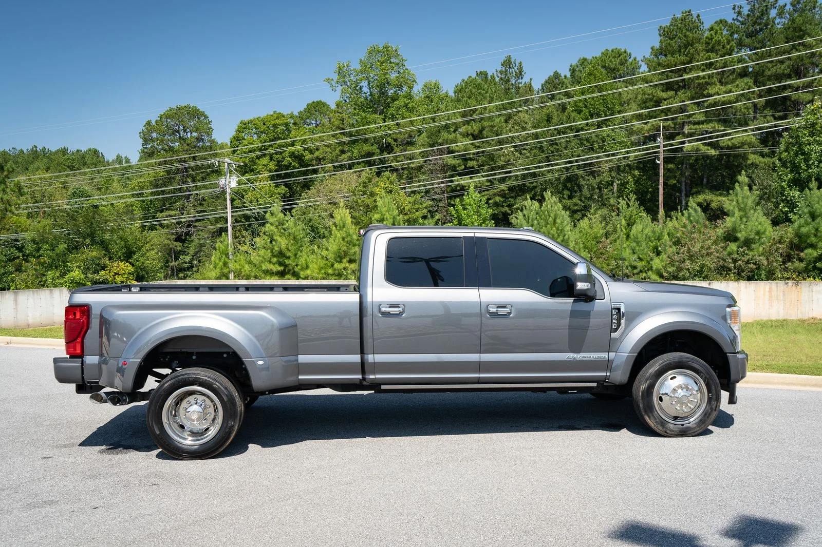 Used 2022 Gray Ford Platinum image 24