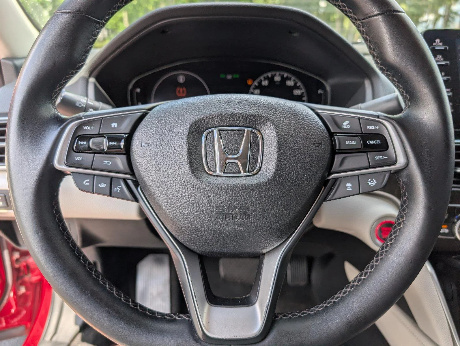 Used 2018 Radiant Red Metallic Honda Touring 1.5T image 25