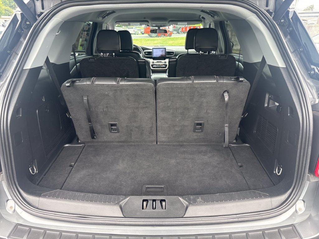Used 2024 Gray Ford XLT image 9