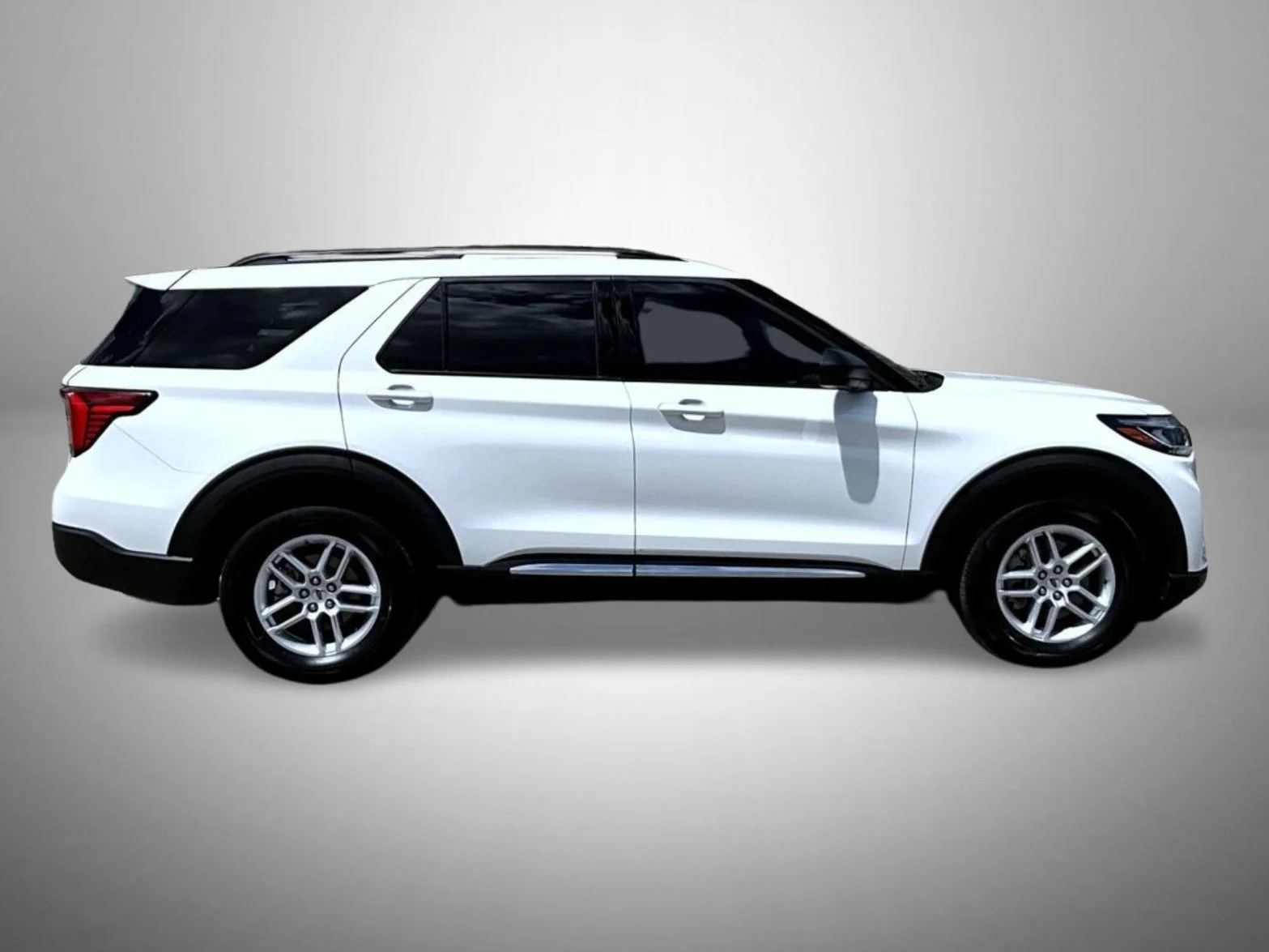Used 2025 White Ford Active image 4