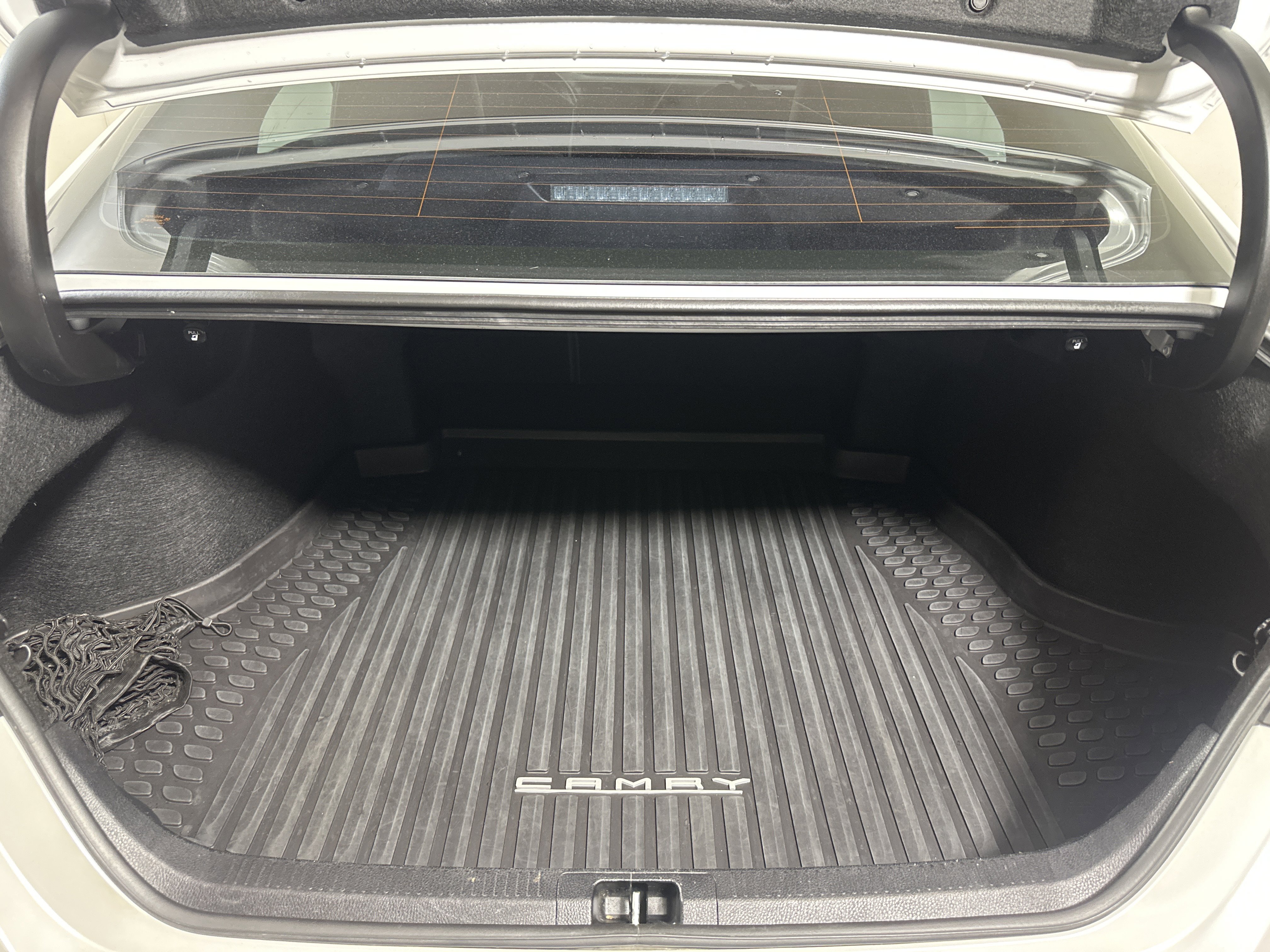 Used 2018  Toyota  image 24