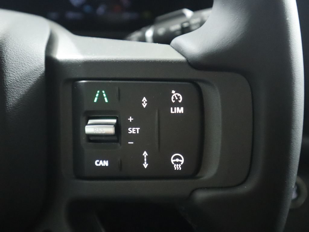 2025 Land Rover Defender S - Photo 13