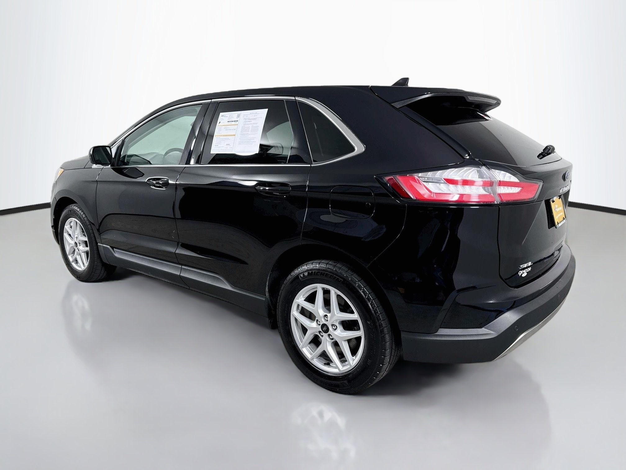 Used 2024 Agate Black Metallic Ford SEL image 5