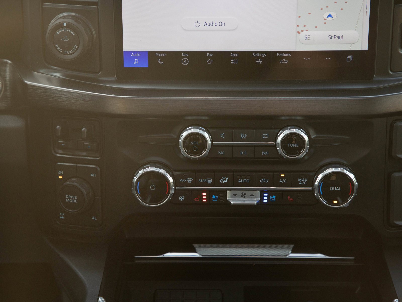 Used 2024  Ford  image 20