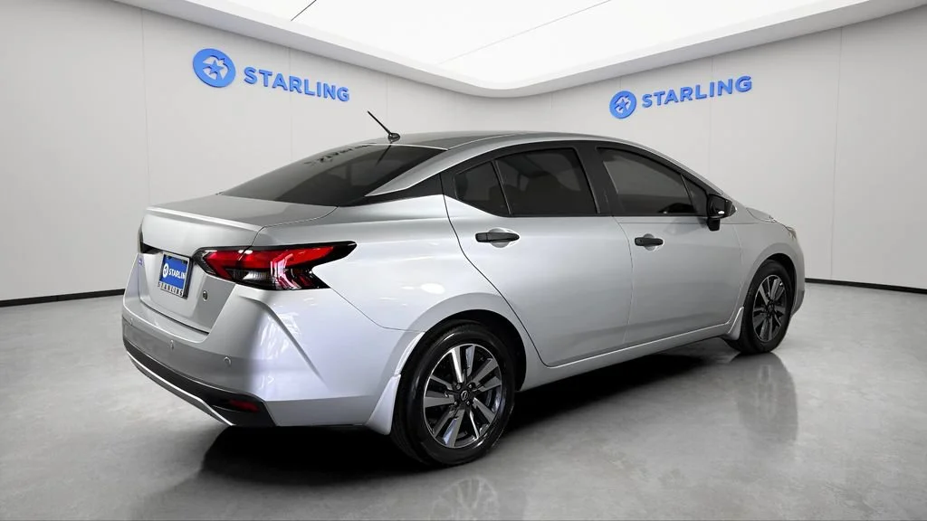 Used 2024  Nissan S image 9