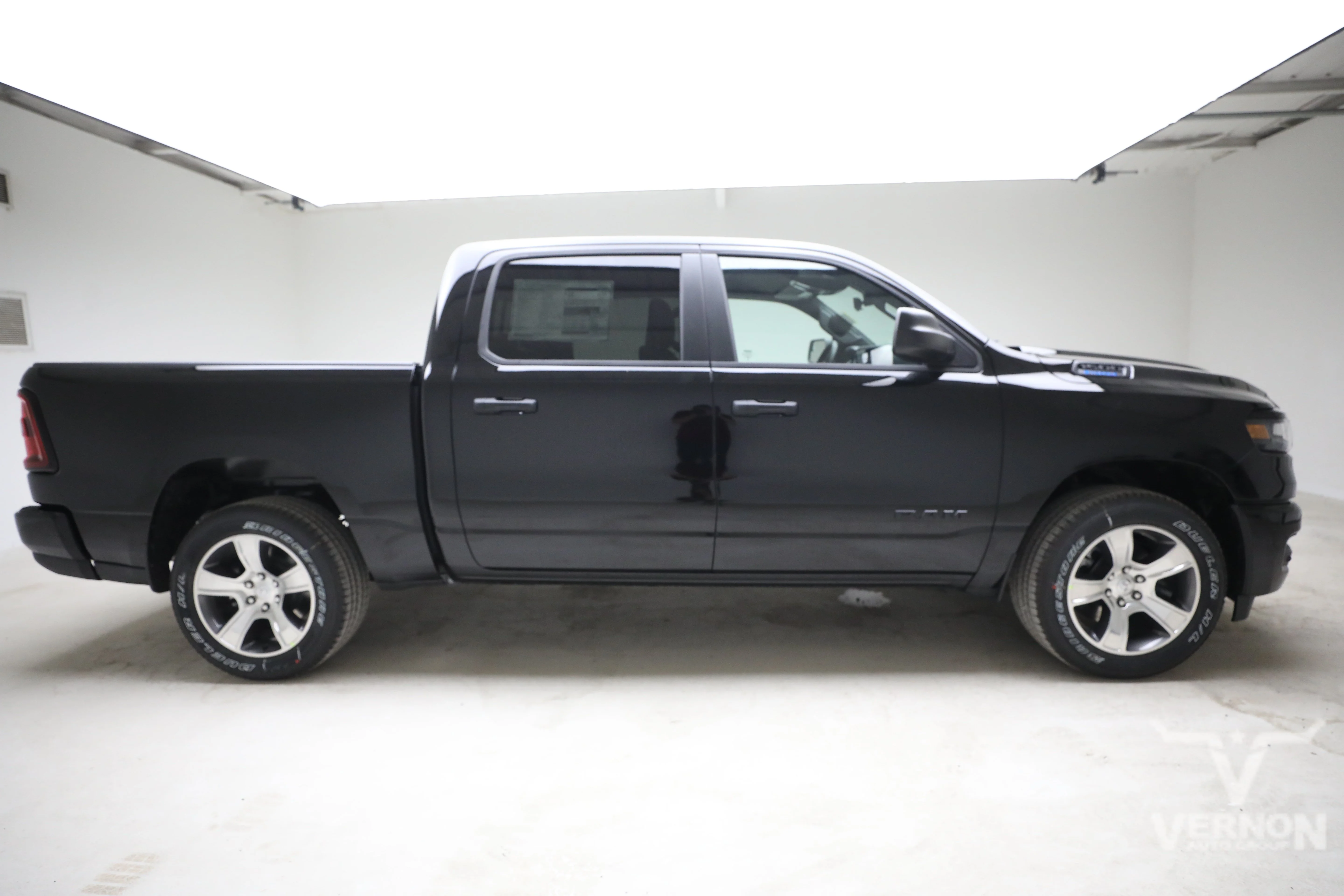 New 2026 Ram 1500 Express Crew Cab 2WD