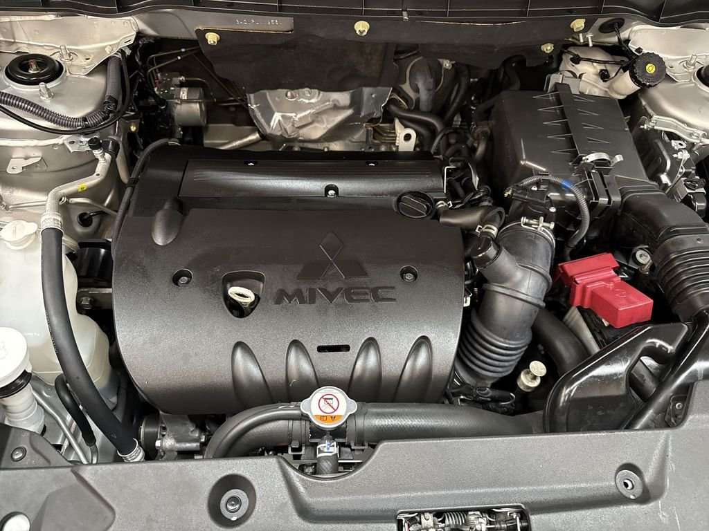 Used 2023  Mitsubishi  image 22