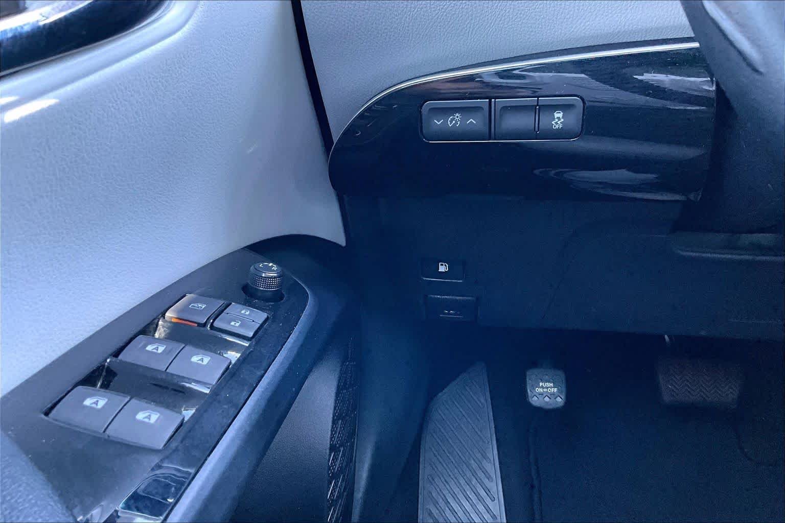Used 2016 Midnight Black Metallic Toyota Four image 32