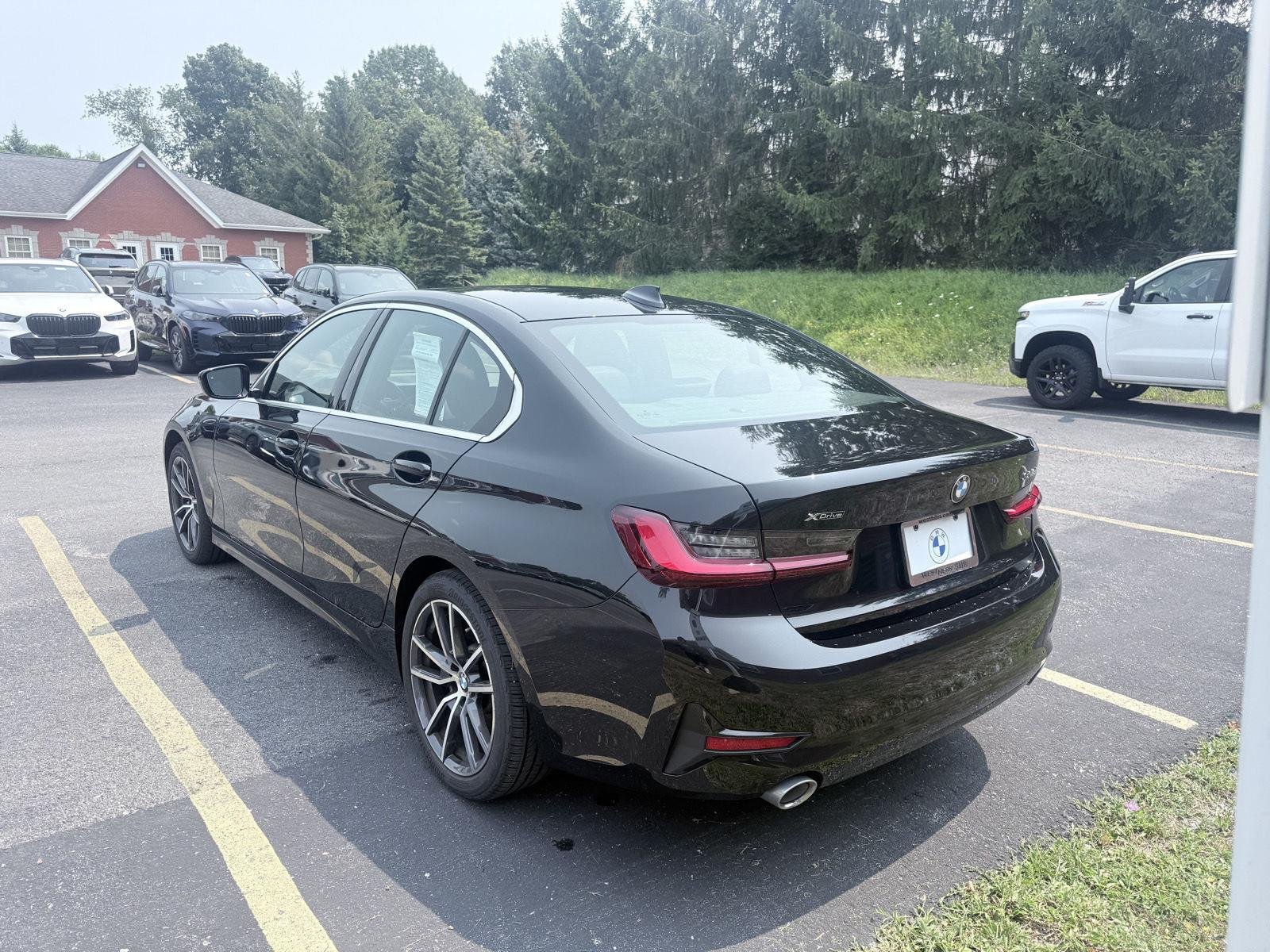 Used 2022 Black Sapphire Metallic BMW 330i xDrive image 4