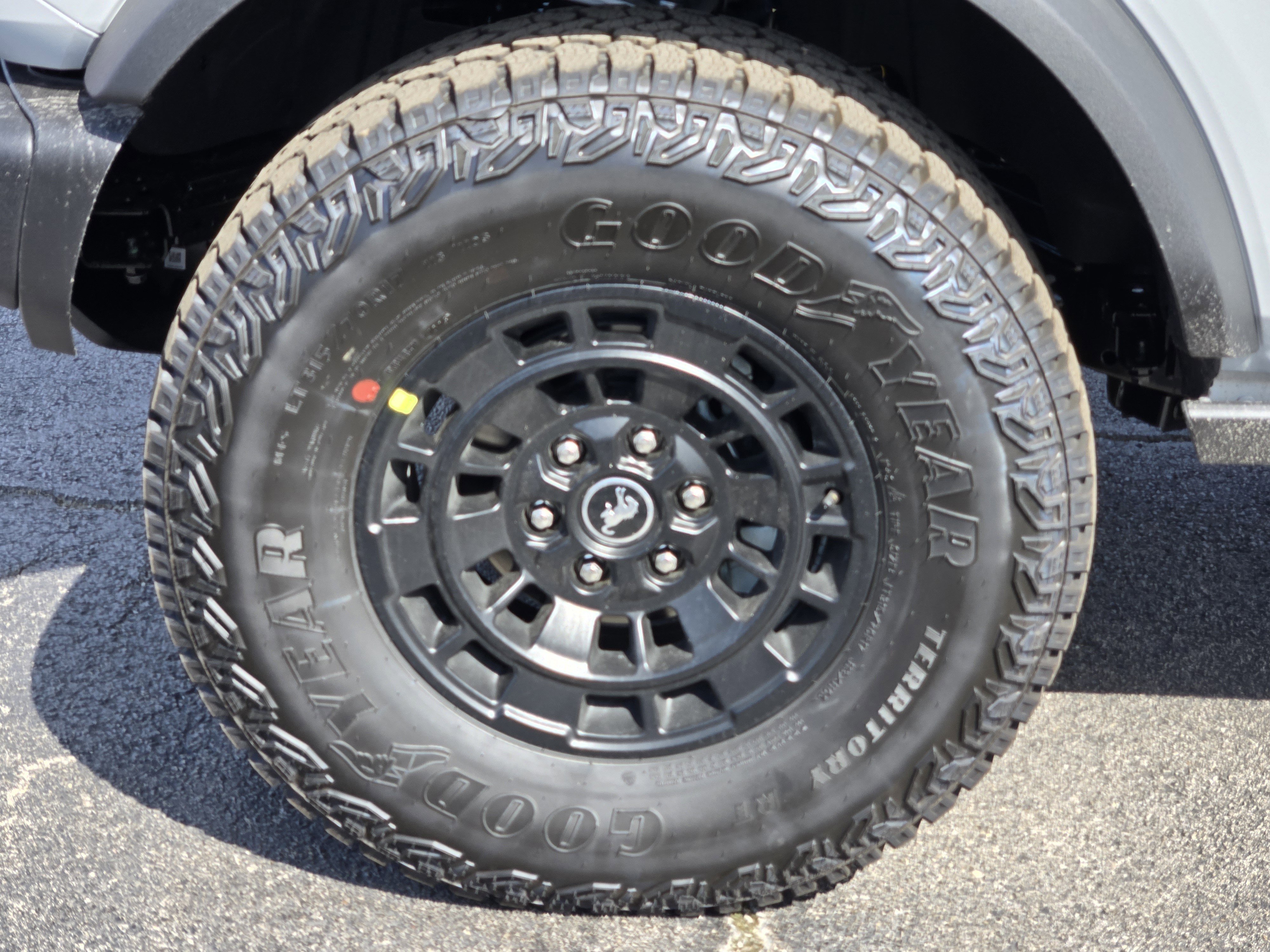 New 2026 Avalanche Gray Ford Badlands image 7