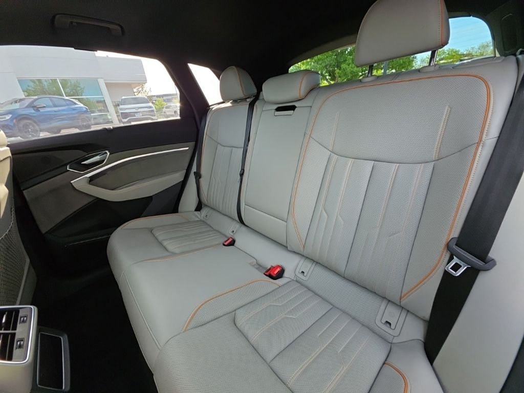 2024 Audi Q8 e-tron Prestige - Photo 19