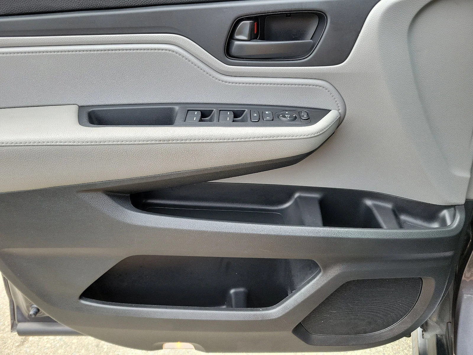Used 2018 Modern Steel Metallic Honda EX image 12