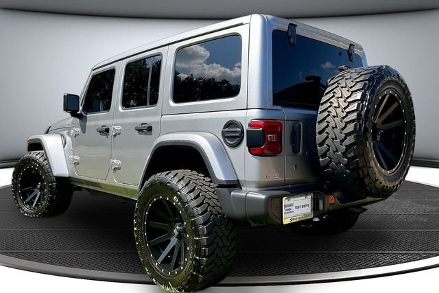 Used 2020 Silver Jeep Unlimited Sahara image 6