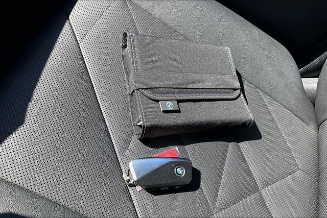 2025 BMW iX 50 - Photo 9