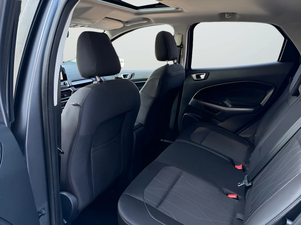 Used 2018 Gray Ford SE image 21