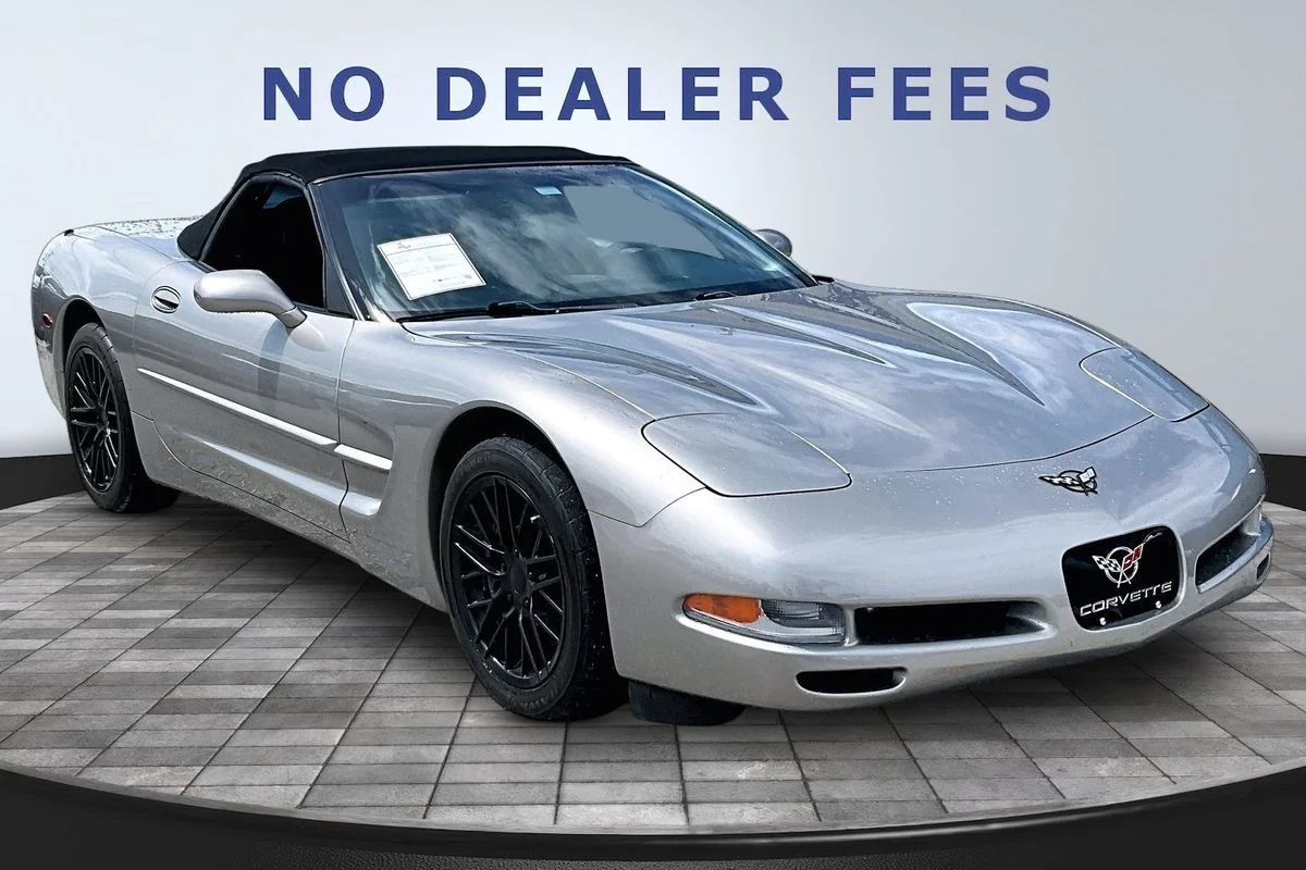 Used 2000  Chevrolet  image 3