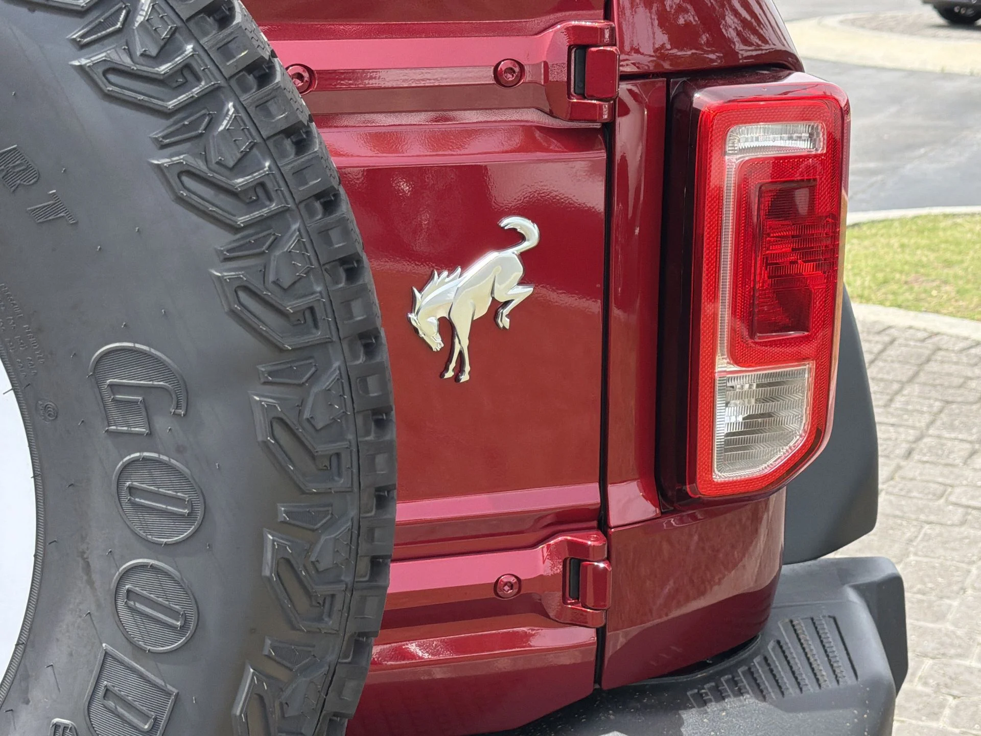 New 2026 Ruby Red Metallic Tinted Clearcoat Ford Heritage Edition image 27