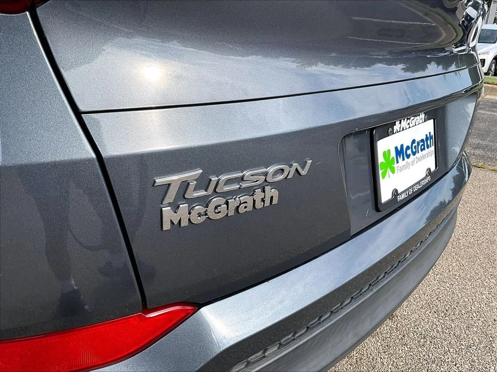 Used 2018 Gray Hyundai SE image 27