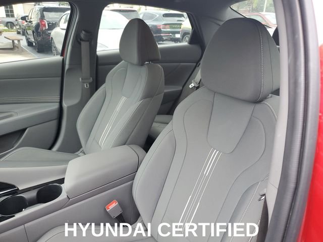 Used 2025 Red Hyundai SEL Convenience image 11