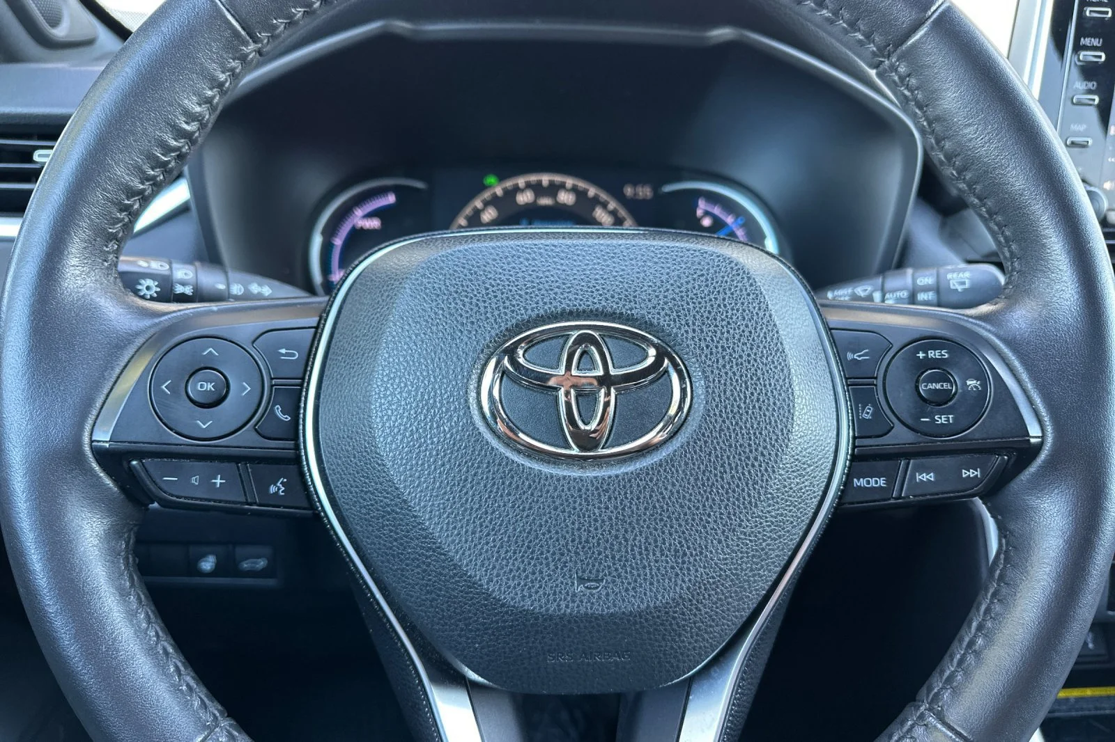 Used 2020  Toyota Hybrid XSE image 24