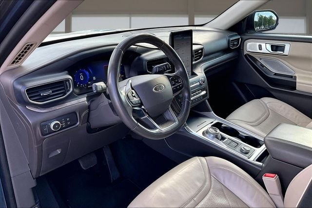 Used 2020 Blue Ford Platinum image 14