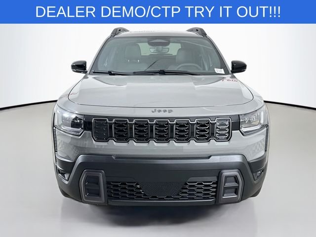 New 2026 Sting-Gray Clear-Coat Exterior Paint Jeep Limited image 2
