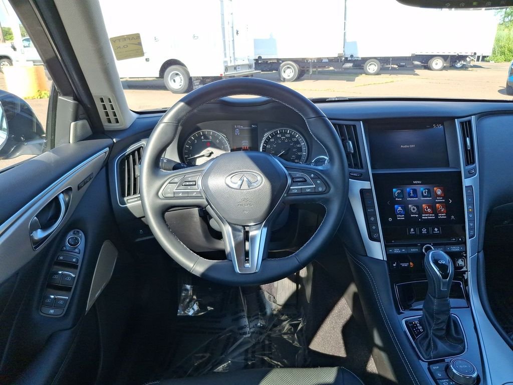 Used 2023 Gray INFINITI LUXE image 11