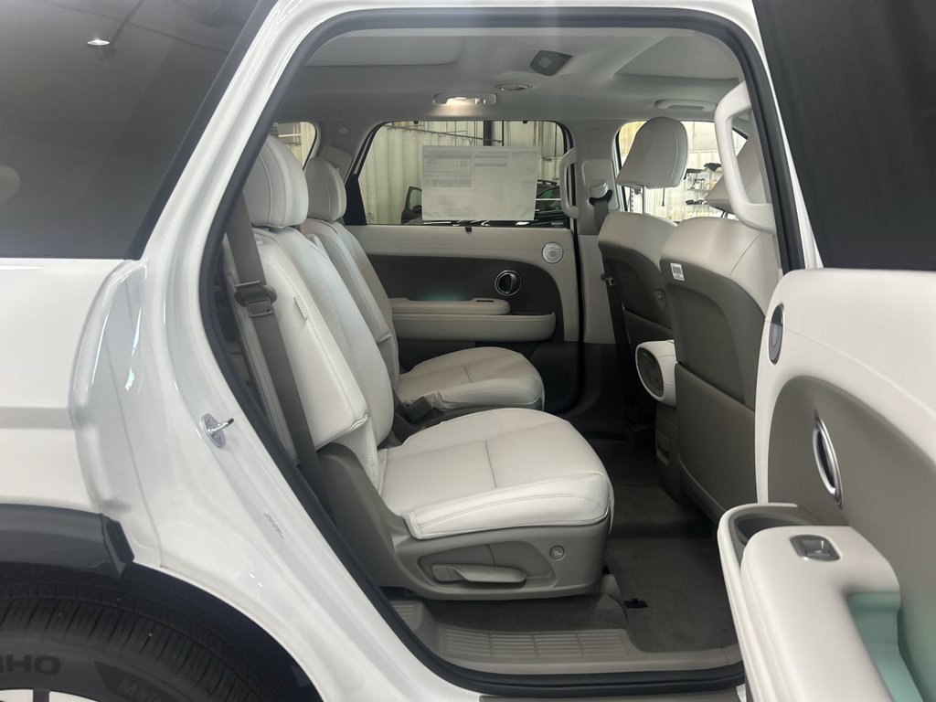 Used 2026 White Pearl Hyundai Limited image 17
